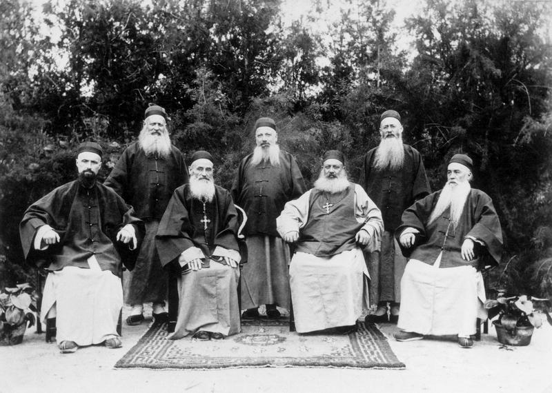 Jesuits from a mission in China, c.1900 (b/w photo)  à Photographe français