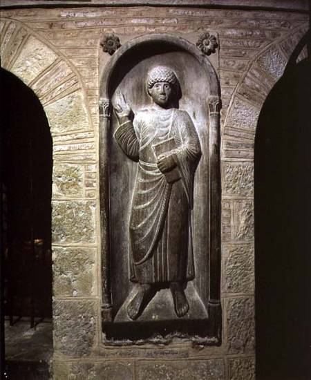 Relief of a man dressed in a toga holding a bookfrom the ambulatory à Anonyme