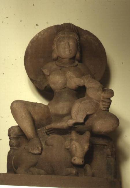 Sandstone figure of Parvati with her child à Anonyme