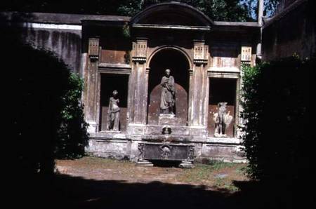 View of the gardendetail of fountain with Roman sarcophagus and statuary à Anonyme