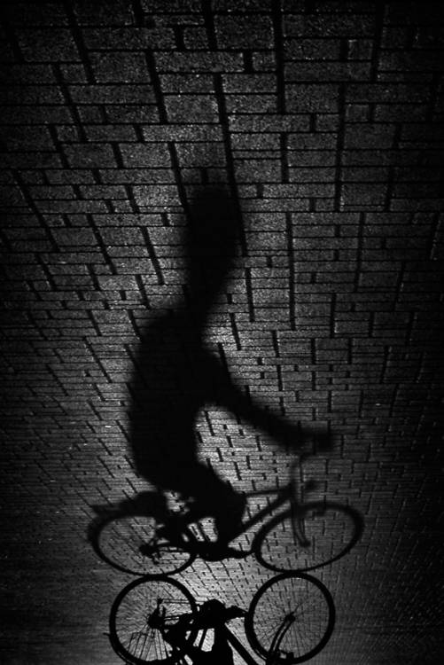 Shadow bike... à Antonio Grambone