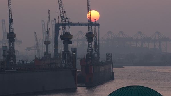Sonnenuntergang Hafen (Hamburg) à Birge George