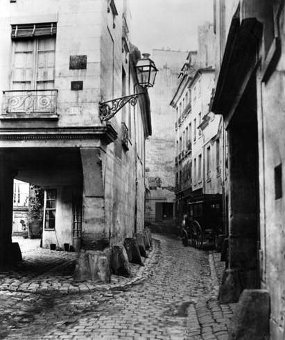 Rue Chanoinesse, from rue des Chantres, Paris, 1858-78 (b/w photo)  à Charles Marville