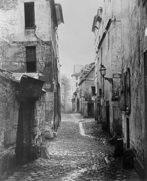 Rue Traversine, from rue d''Arras, Paris, between 1858-78 (b/w photo)  à Charles Marville