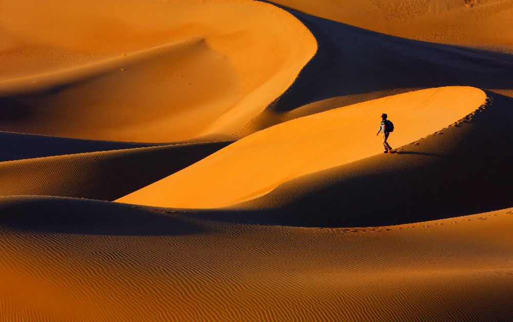 The golden light of sunset, and its form à Ebrahim Bakhtari bonab