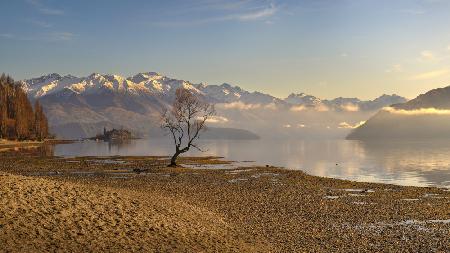 Morning light at Wanaka