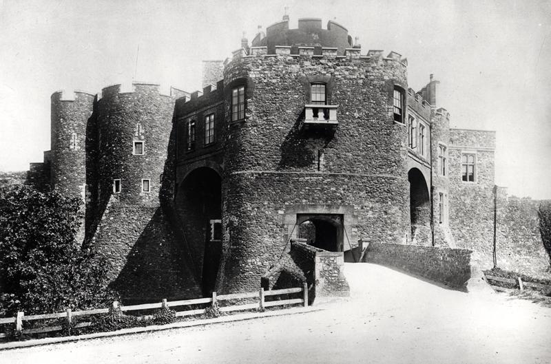 View of the Constable''s Gate, built 1221-27 (b/w photo)  à École anglaise de peinture
