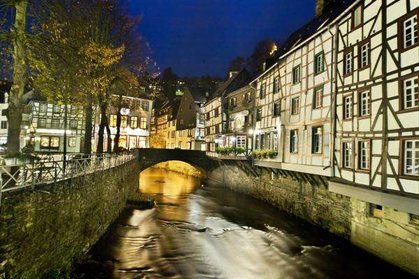 die Rur in Monschau à Erich Teister