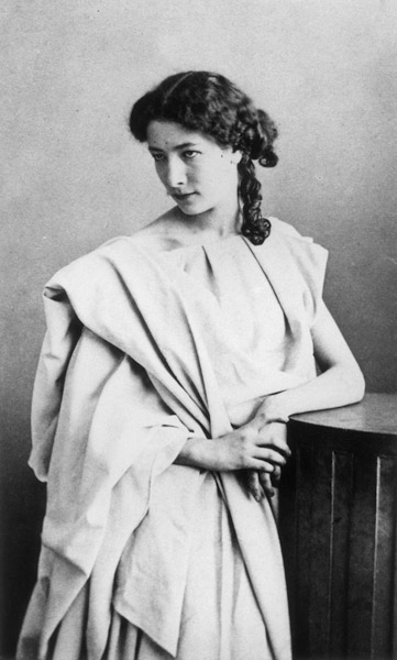 Sarah Bernhardt (1844-1923) in the role of Junie in ''Britannicus'' by Jean Racine (1639-99) c.1860  à Gaspard Felix Tournachon Nadar