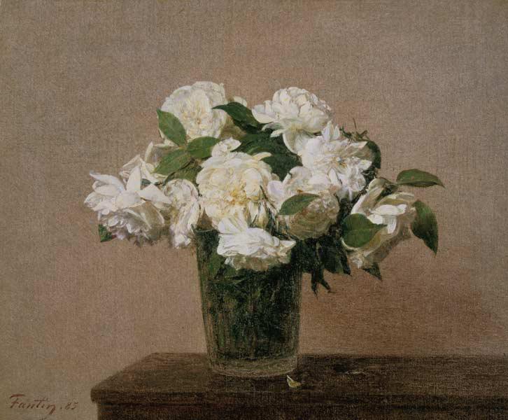 Vase avec des roses blanches