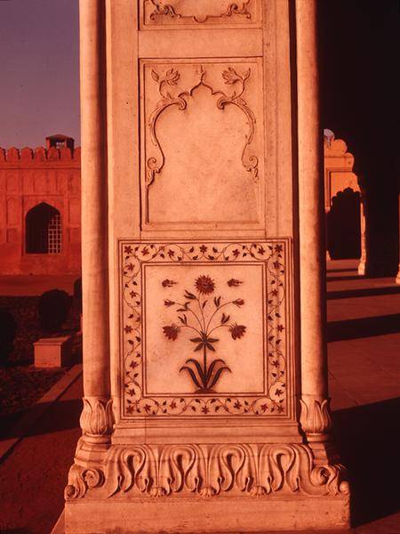 Detail from a column à École indienne