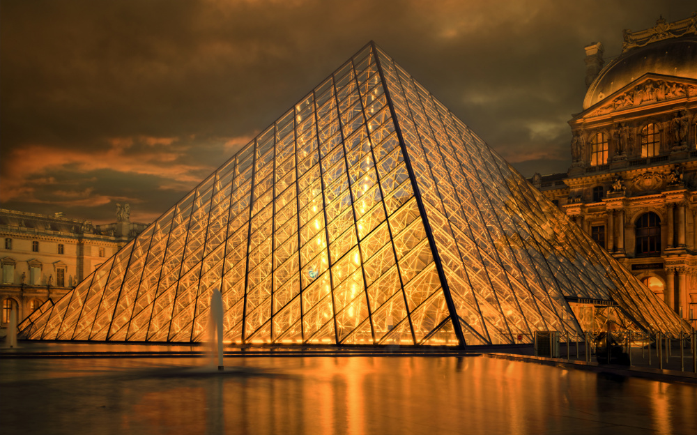 Paris Le Louvre à Isabelle DUPONT