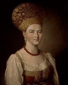 portrait d'une jeune femme en costume traditionnel russe.