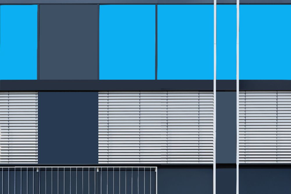 Asymmetric Windows à Jan Niezen