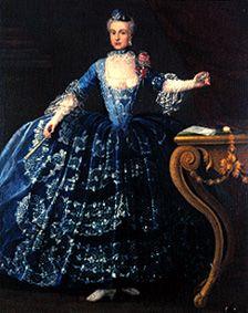 portrait d'une dame en robe bleu-argentée