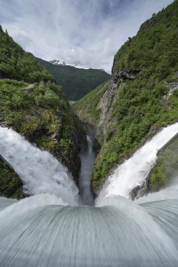 Meeting of waterfalls.