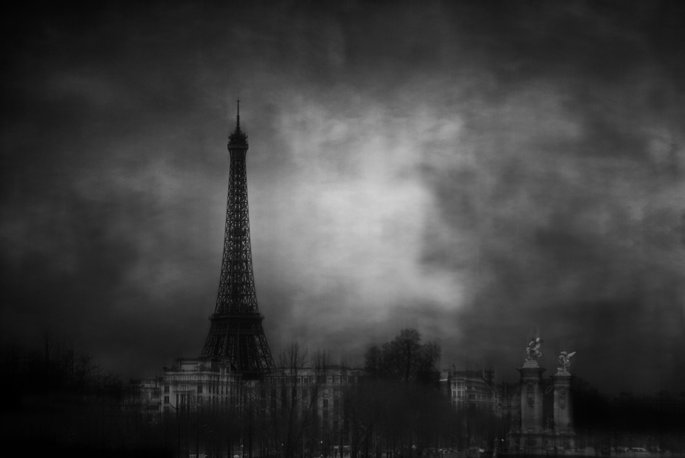 Dreaming of Paris à Jose C. Lobato