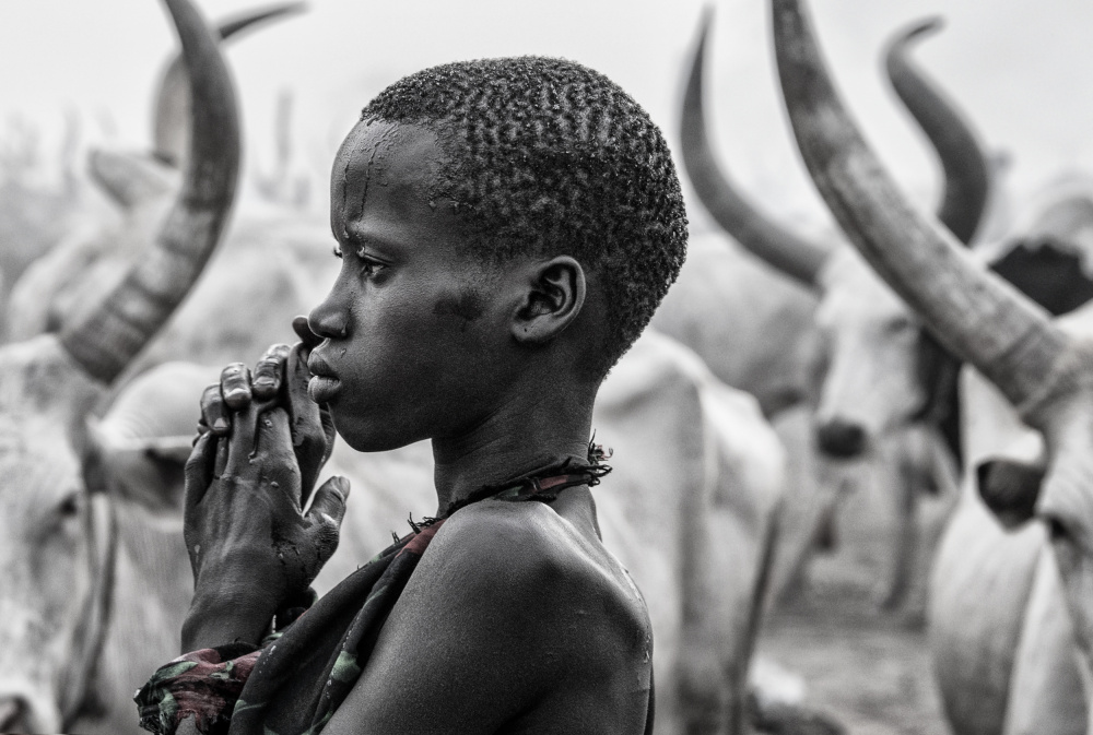 Mundari girl - South Sudan à Joxe Inazio Kuesta Garmendia
