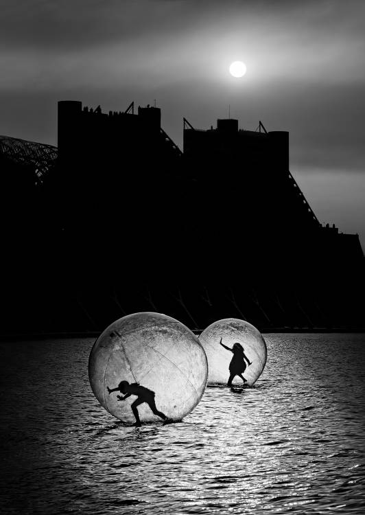 Games in a bubble à Juan Luis Duran