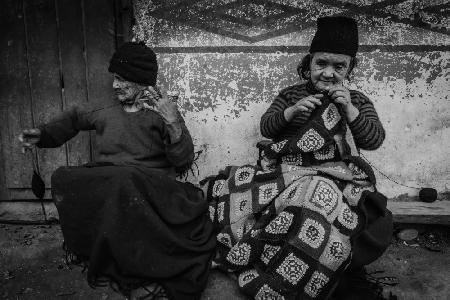 Knitting sisters