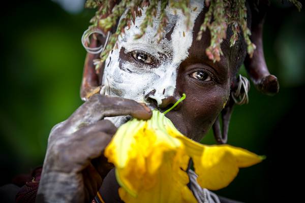 Frau Porträt, Suri / Surma Stamm in Omo Valley, Äthiopien, Afrika à Miro May