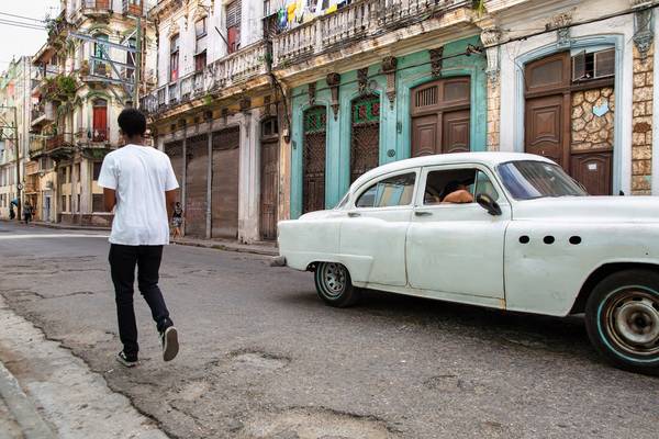 Street in Old Havana, Cuba. Kuba, Havanna à Miro May