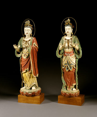 A Pair Of Rare Monumental Painted Stucco Figures Of Bodhisattvas, Each A Representation Of Avalokite à 
