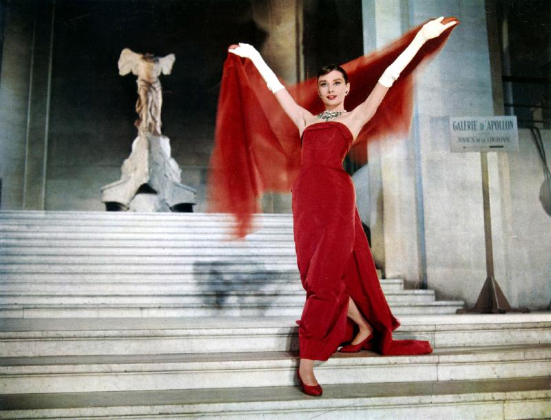 Audrey Hepburn on the Steps of the Louvre, in the film 'Funny Face' à 