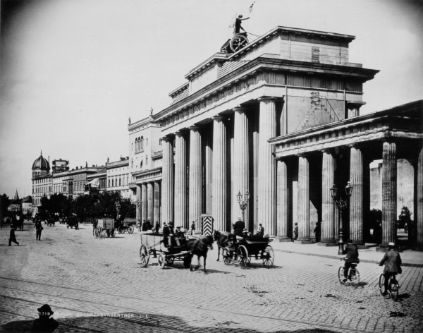 Berlin / Brandenburg Gate / Levy / 1900 à 
