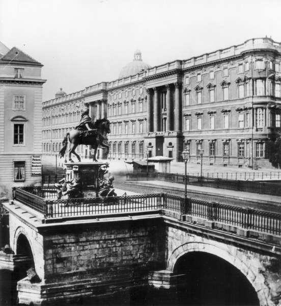 Berlin,Schloßplatz,Kurfürstenbrücke/Levy à 