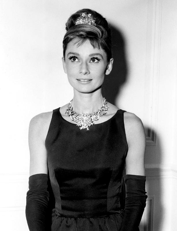 Diamants sur canape Breakfast at Tiffany's de BlakeEdwards avec Audrey Hepburn à 