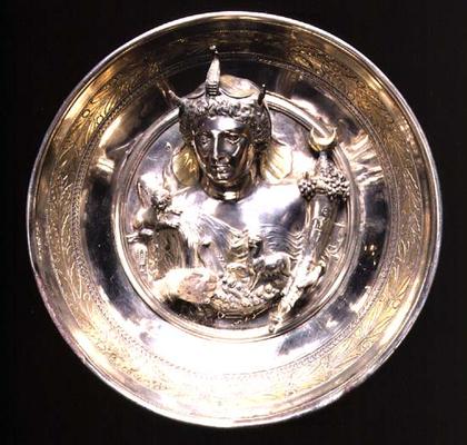 Emblema bowl, possibly an allegory of Alexandria, part of the Boscoreale Treasure, Roman, late 1st c à 