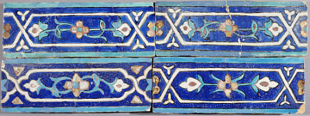 Four Timurid Cuerda Seca Pottery Tiles, 15th Century à 