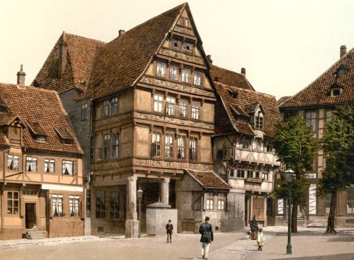 Hildesheim, Andreasplatz, Pfeilerhaus à 