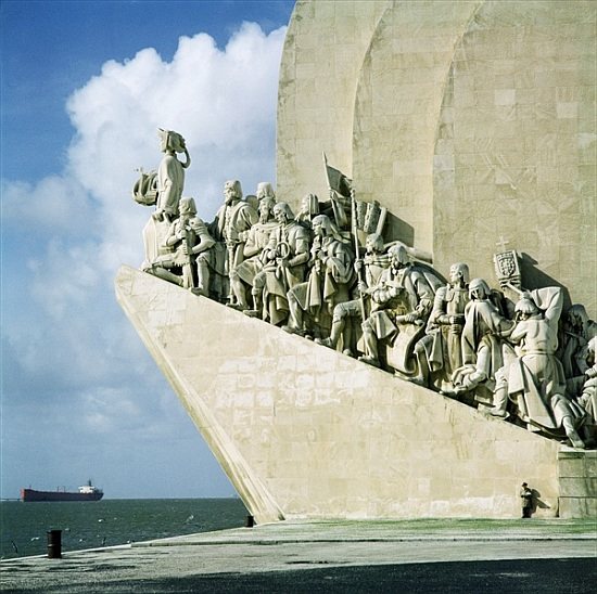 Monument to the Discoveries à 