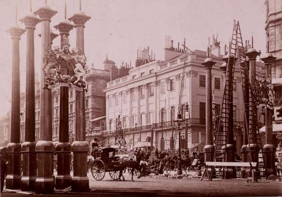 Park Lane being decorated for Queen Victoria's Diamond Jubilee, 1897 (sepia photo) à 