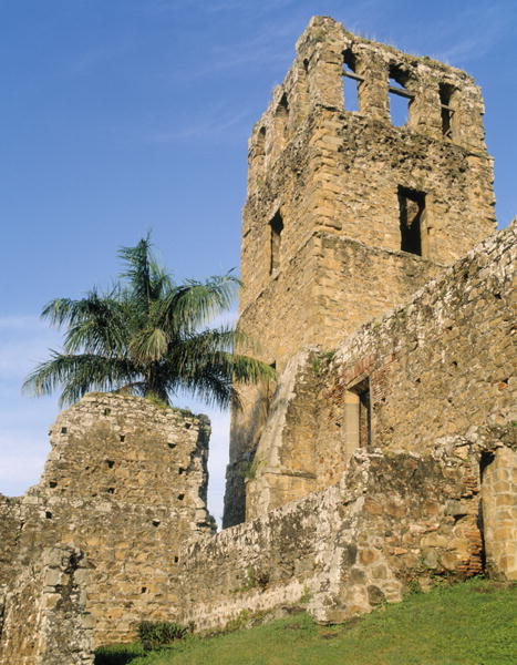 The cathedral ruins (photo)  à 