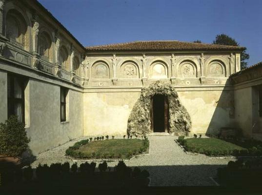 The Giardino Segreto, courtyard of the Appartamento Grotta designed by Giulio Romano (1499-1546), 15 à 