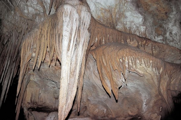 Vallorbe Cave, Near Lausanne (photo)  à 