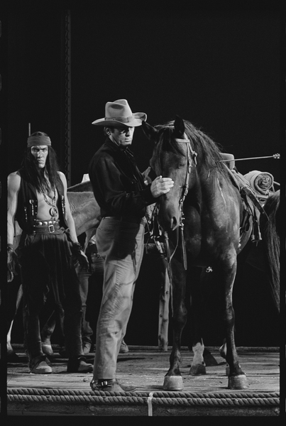 Gregory Peck with horse on the set of Mackennas Gold à Orlando Suero