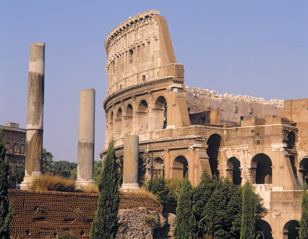 The Colosseum, built c.70-80 AD (photo)  à Romain