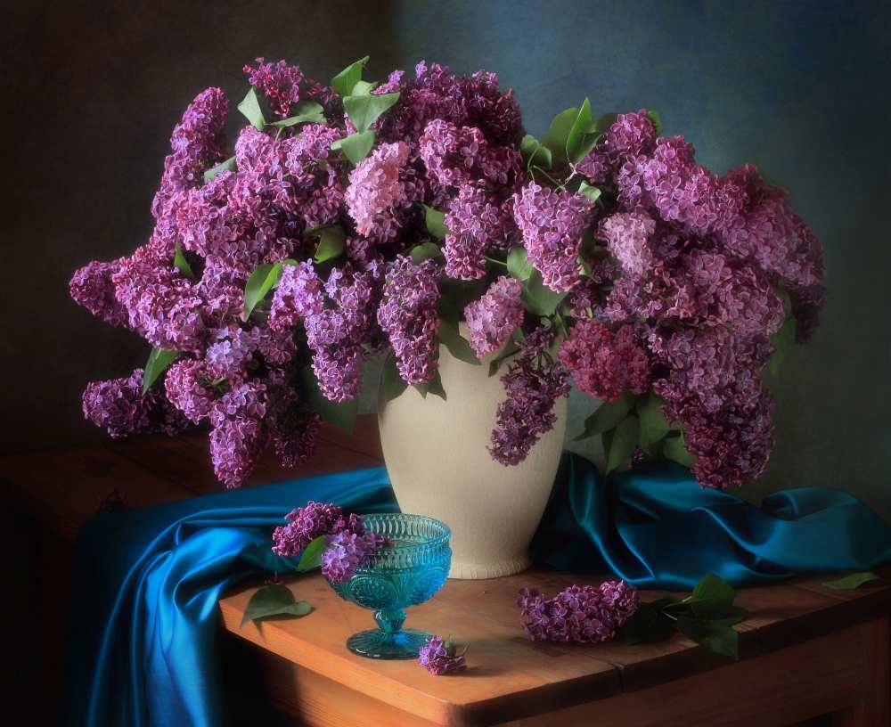 Still life with fragrant lilac à Tatiana Skorohod