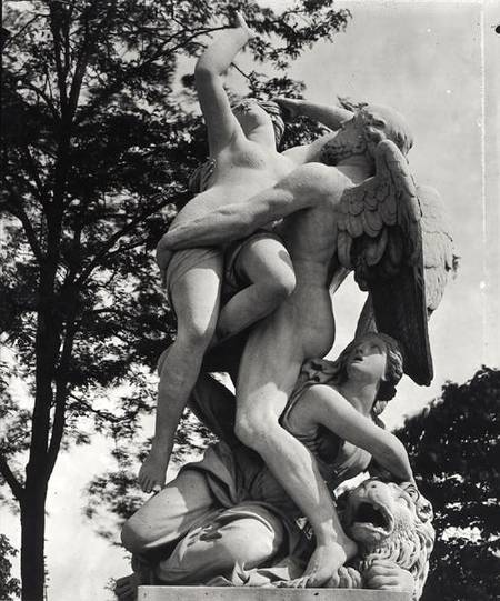 Saturn Abducting Cybele, allegory of Earth, photographied in the Jardin des Tuileries, Paris à Thomas Regnaudin