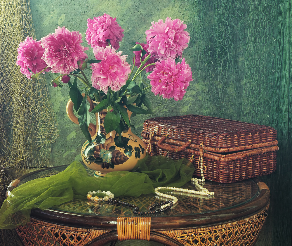 still life with Peonies-1807 à UstinaGreen