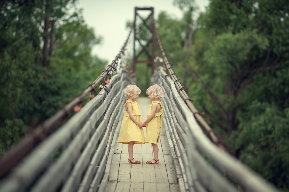 Love is the bridge between two hearts à Valentina Rabtsevich