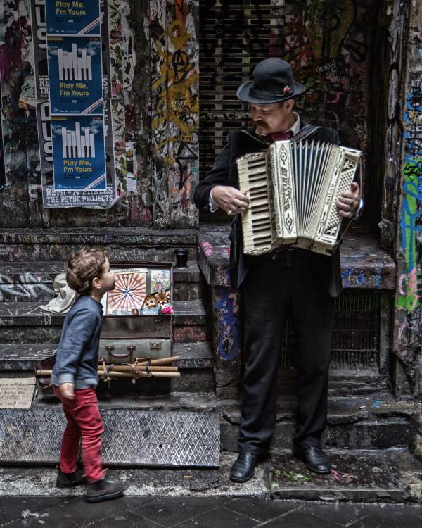 The Busker And The Boy à Vince Russell
