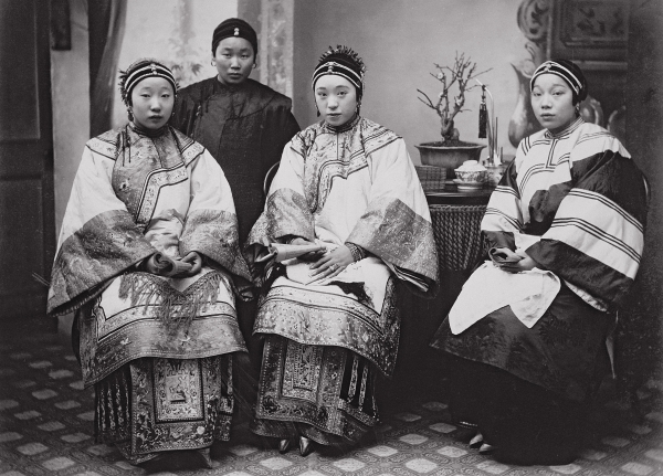Chinese Women, c.1880 (albumen print)  à William Saunders